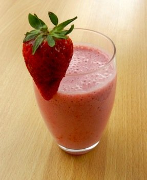 Strawberry smoothies. Very easy recipe.