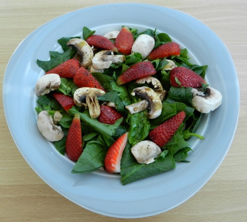 Strawberry Spinach Salad with Mushrooms. Yummy and healthy.